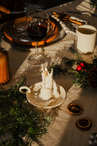 Slow living à la maison : créer un espace apaisant avec des pièces artisanales